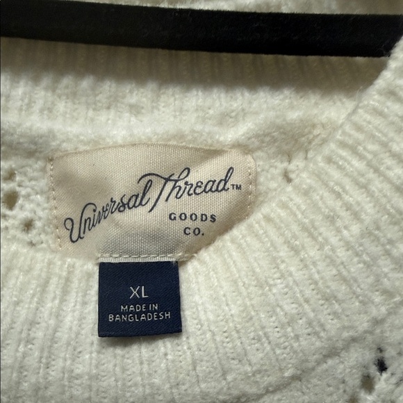 Universal  Thread vest size XL - Picture 2 of 2